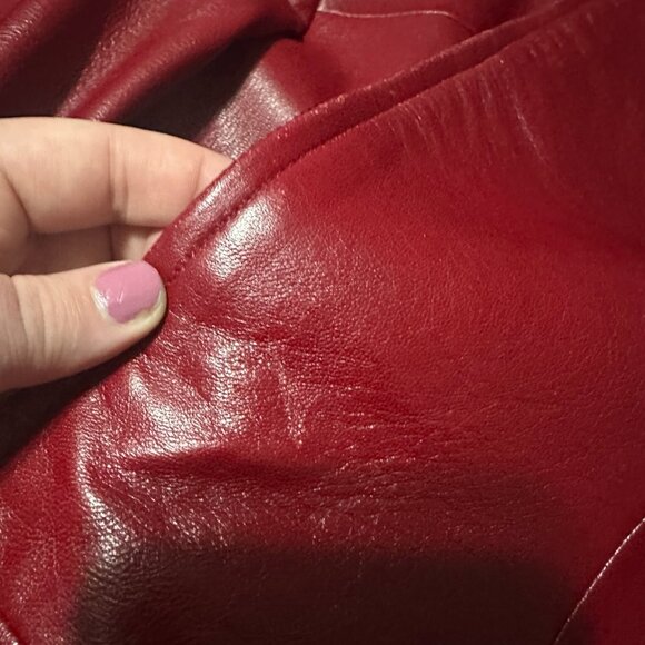 Identify Red Leather Jacket (Genuine) Size 12 Made in Canada 🇨🇦 - Picture 4 of 5